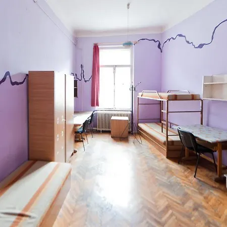 Maria Hotel *